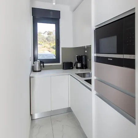23 A Heated Pool Appartement