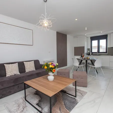 Apartament 23 A Heated Pool *