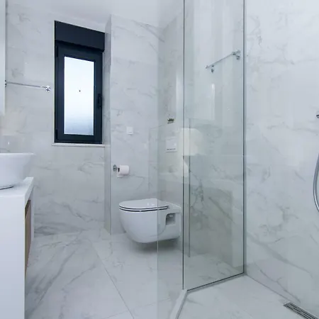 Apartman 23 A Heated Pool *