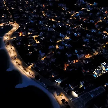 23 A Heated Pool Apartament