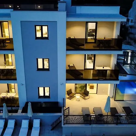 Apartament 23 A Heated Pool