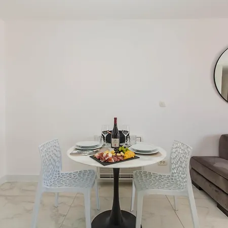 Διαμέρισμα 23 A Heated Pool *