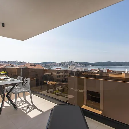 23 A Heated Pool * 트로기르