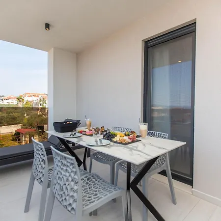 Apartment 23 A Heated Pool *