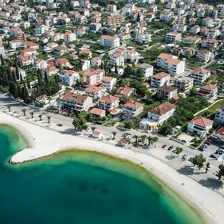 아파트 23 A Heated Pool