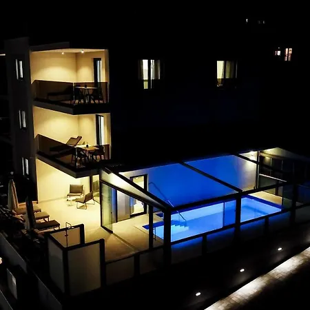 Apartment 23 A Heated Pool *