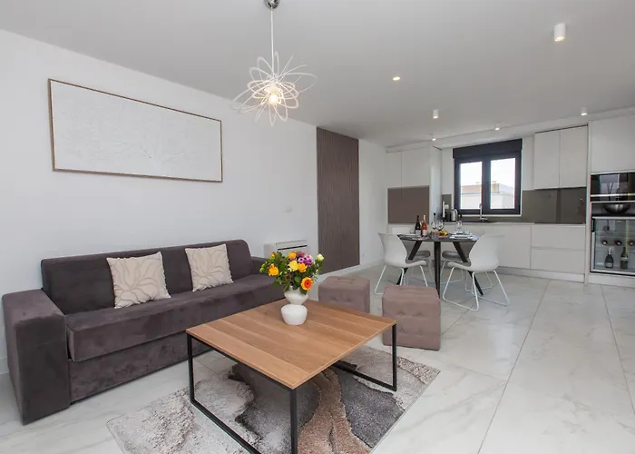 Appartement 23 A Heated Pool *