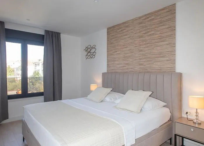 23 A Heated Pool Appartement