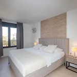 23 A Heated Pool Апартаменты