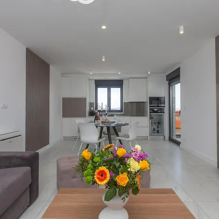 23 A Heated Pool Apartmán *