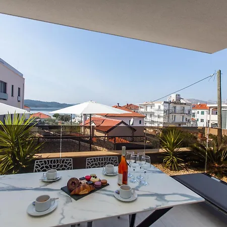 23 A Heated Pool Apartmán *