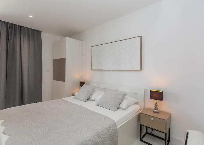 23 A Heated Pool Apartmán