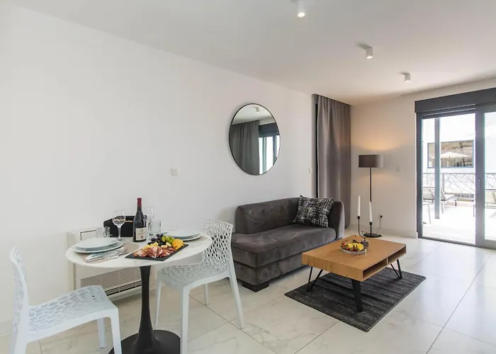 23 A Heated Pool Apartmán Trogir