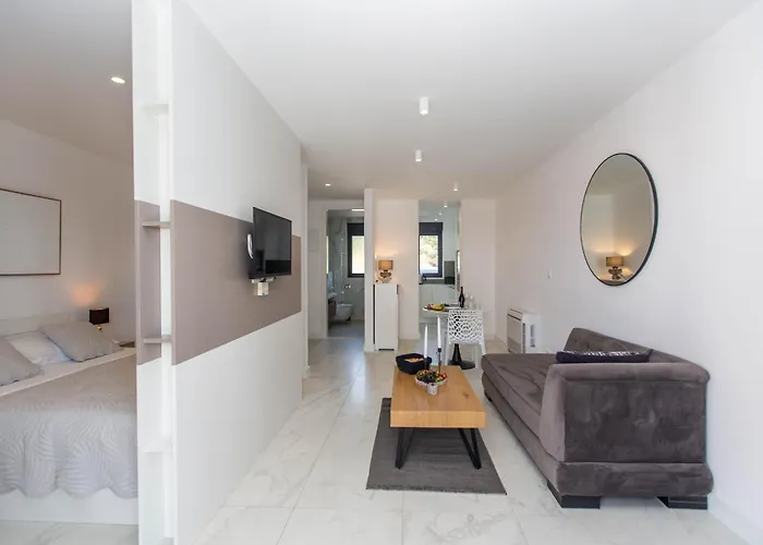 Apartmán 23 A Heated Pool Trogir